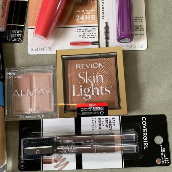 Makeup bundle 10 mixed cosmetics #4 - Picture 4 of 7